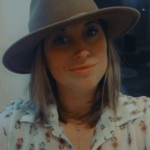 Meet your Posher, Deanna